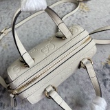 Gucci Classic Embossed GG Shoulder Cross Bag Handbag Size: 16x11x9CM