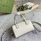 Gucci Classic Embossed GG Shoulder Cross Bag Handbag Size: 16x11x9CM