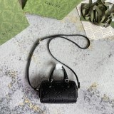 Gucci Classic Embossed GG Shoulder Cross Bag Handbag Size: 16x11x9CM