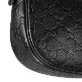 Gucci Classic Embossed Logo Handheld Shoulder Bag Chain Bag Size: 25.5x20x5CM
