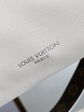 Louis Vuitton Classic CarryAll Cargo Oil Wax Calf Zipper Bag Crossbody Bag Size: 33.5 x 23 x 15CM