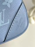 Louis Vuitton Classic Full Logo Postman Bag Crossbody Bag Size: 25x18.5x7CM