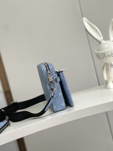 Louis Vuitton Classic Full Logo Postman Bag Crossbody Bag Size: 25x18.5x7CM