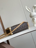 Louis Vuitton Classic Logo Lock Bag Crossbody Bag Size: 20x10x30CM