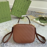 Gucci Blondie Round Double G Shoulder Diagonal Cross Handbag Size: 17x15x9CM