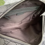 Gucci Classic Logo Makeup Bag Size: 23.5x14.5x6.5CM