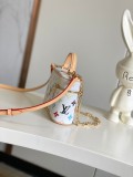 Louis Vuitton Classic Logo Printed Lock Chain Handbag Crossbody Bag Size: 19x11.5x6.5CM