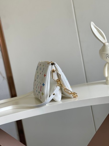 Louis Vuitton Classic Logo Printed Lock Chain Handbag Crossbody Bag Size: 20x12x26CM