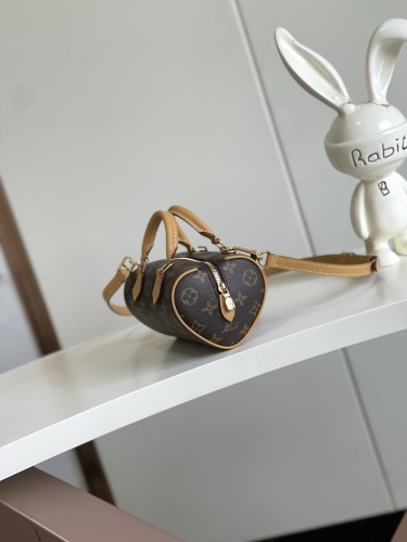 Louis Vuitton Mini Classic Logo Handbag Single Shoulder Crossbody Bag Size: 10.5x11.5x18CM