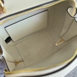 Gucci Blondie Round Double G Shoulder Diagonal Cross Handbag Size: 17x15x9CM