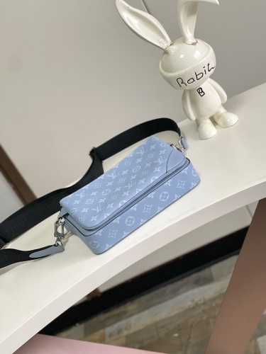 Louis Vuitton Classic Full Logo Leather Postman Bag Crossbody Bag Size: 24x16x8CM