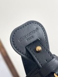 Louis Vuitton Simple Logo Embossed Lock Bucket Bag Shoulder Bag Size: 18x12x16CM