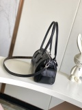 Louis Vuitton Fashion Sheepskin Handbag Crossbody Bag Size: 28x17x12CM