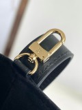 Louis Vuitton Simple Logo Embossed Lock Bucket Bag Shoulder Bag Size: 18x12x16CM