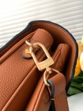 Louis Vuitton Pochette Metis Logo Embossed Lock Postman Bag Single Shoulder Crossbody Bag Size: 25x19x7CM