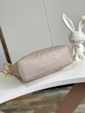 Louis Vuitton Classic Logo Embossed Stray Bag Chain Strap Bag Crossbody Bag Size: 38x33x10CM