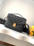 Louis Vuitton Pochette Metis Logo Embossed Lock Postman Bag Single Shoulder Crossbody Bag Size: 25x19x7CM