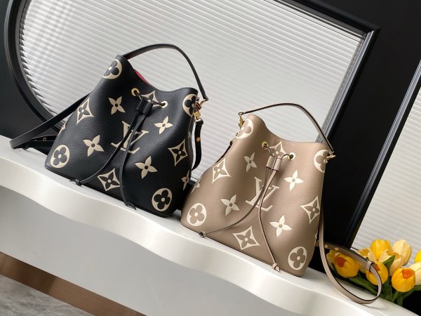 Louis Vuitton Fashion Logo Embossed Cowhide Bucket Bag Single Shoulder Crossbody Bag Size: 26x26x17.5CM