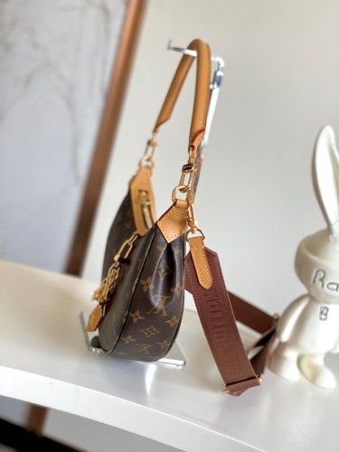 Louis Vuitton Classic Loop Hobo Half Moon Underarm Bag Crossbody Bag Size: 22x9x33CM