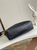 Louis Vuitton Classic Logo Embossed Stray Bag Chain Strap Bag Crossbody Bag Size: 38x33x10CM