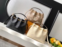 Louis Vuitton Classic Logo Embossed Bundle Shoulder Bag Size: 28x20x11.5CM