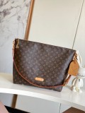 Louis Vuitton Simple Vagabond Hobo Bead Chain Leather Shoulder Cross Bag Size: 48x36x12CM