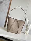 Louis Vuitton Fashion Flore Letter Printed Handheld Shoulder Bag Size: 28x27x10CM