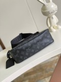 Louis Vuitton Classic Logo Printed Pochette Accessory Crossbody Bag Size: 28x16.5x9CM