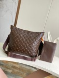Louis Vuitton Classic Logo Embossed Stray Bag Chain Strap Bag Crossbody Bag Size: 38x33x10CM