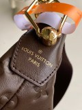 Louis Vuitton Classic Logo Embossed Stray Bag Chain Strap Bag Crossbody Bag Size: 38x33x10CM