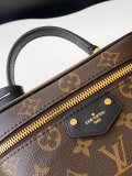 Louis Vuitton Classic Logo Printed Handbag Single Shoulder Crossbody Bag Size: 11x13x19CM