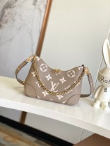 Louis Vuitton Classic Boulogne Embossed Logo Bullhorn Underarm Bag Size: 16 x 9.5 x 29CM