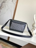 Louis Vuitton Classic Logo Printed Flip Cover Postman Bag Single Shoulder Crossbody Bag Size: 17x11x26.6CM