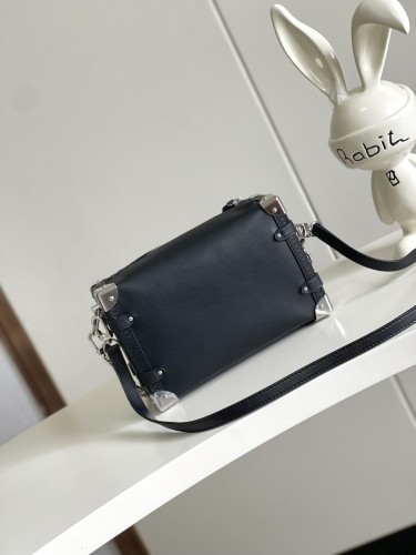 Louis Vuitton Side Trunk Leather Box Shoulder Bag Size: 21x14x6CM