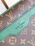 Louis Vuitton Classic Logo Printed 3-Piece Postman Bag Size: 25x18.5x7CM