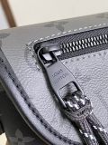 Louis Vuitton Mini Classic Logo Printed Flip Shoulder Bag Size: 16x5x22.5CM