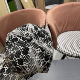 Gucci Retro GG Duck Tongue Hat Couple Horseneck Button Baseball Hat