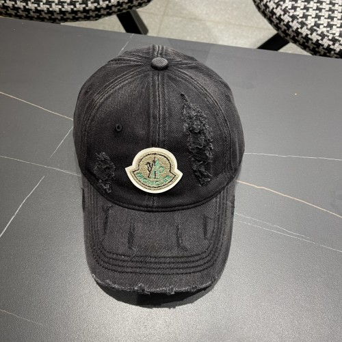 Moncler New High Street Hole Baseball Hat Versatile Duck Tongue Hat