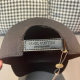 Louis Vuitton New Classic Couple Gold Embroidered Logo Versatile Baseball Hat