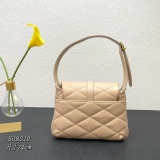 Yves Saint Laurent Classic Logo Flip up Diamond Pattern Quilted Underarm Bag Size: 24×18×5.5 CM
