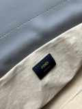 Fendi Classic Logo Flip Shoulder Bag Size: 26.5 × 18 × 8.5 CM