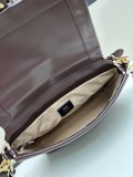 Fendi Classic Logo Flip Shoulder Bag Size: 26.5 × 18 × 8.5 CM