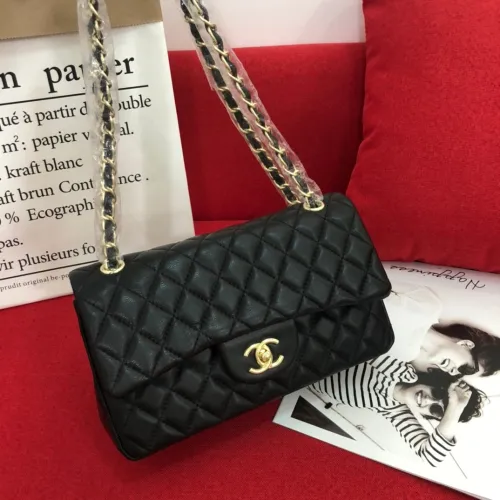 Chanel Classic Lingge Sheepskin Chain Crossbody Bag Size: 27x15x7.2 CM