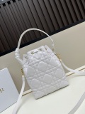 Dior Fashion Elegant Sheepskin Bucket Bag Size: 20x24x9 CM