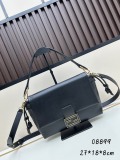 Fendi Classic Logo Flip Shoulder Bag Size: 26.5 × 18 × 8.5 CM