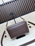 Fendi Classic Logo Flip Shoulder Bag Size: 26.5 × 18 × 8.5 CM