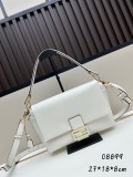 Fendi Classic Logo Flip Shoulder Bag Size: 26.5 × 18 × 8.5 CM