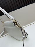 Fendi Classic Logo Flip Shoulder Bag Size: 26.5 × 18 × 8.5 CM