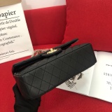 Chanel Classic Lingge Sheepskin Chain Crossbody Bag Size: 27x15x7.2 CM