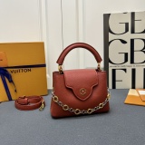 Louis Vuitton Capucines Mini Leather Shoulder Handbag Size: 21x14x8 CM